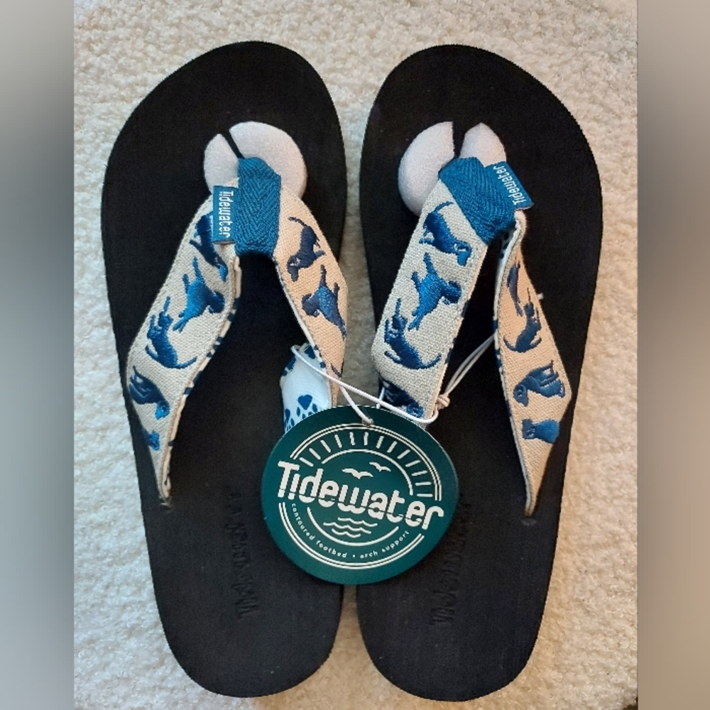Tidewater Blue Dog Flip Flops NWT Size 7
